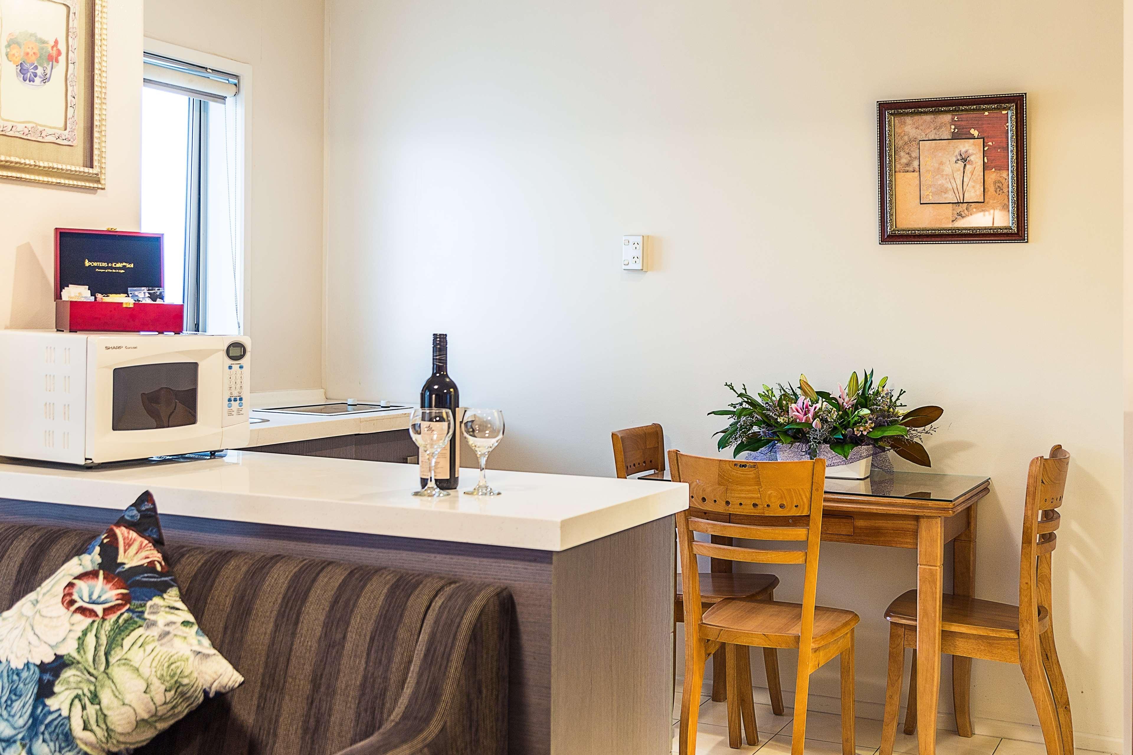 Best Western Newmarket Inn & Suites Окленд Экстерьер фото
