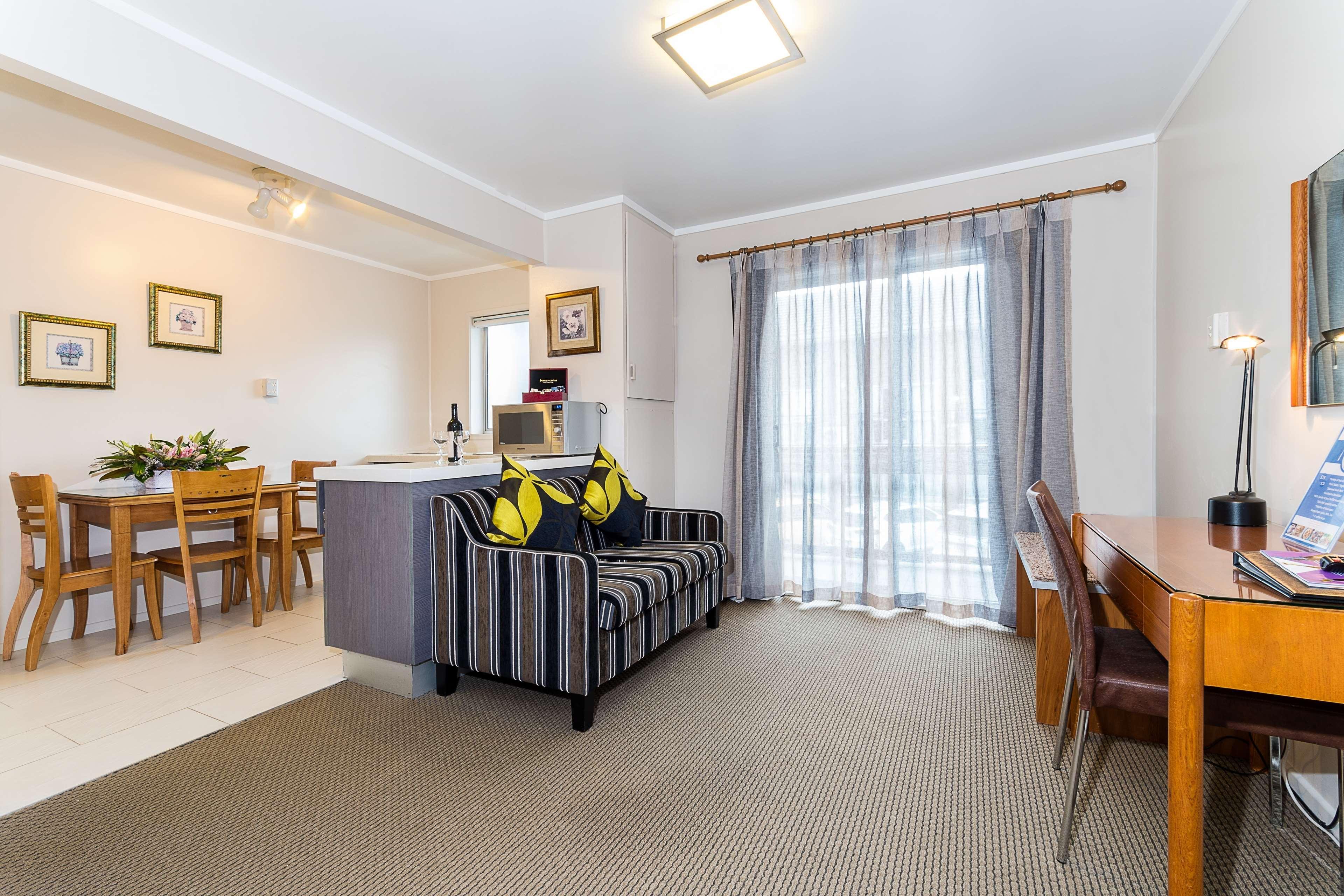 Best Western Newmarket Inn & Suites Окленд Экстерьер фото