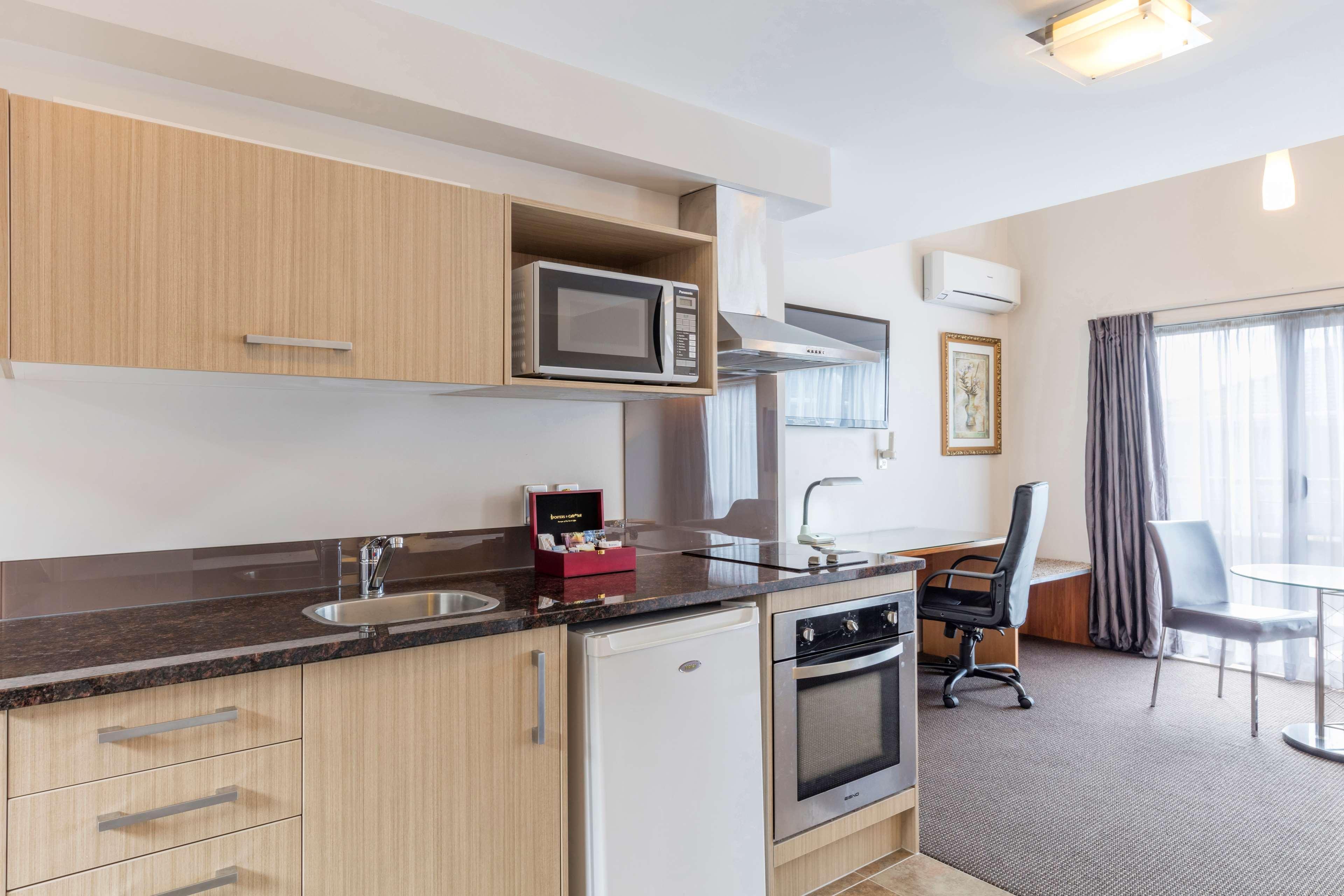 Best Western Newmarket Inn & Suites Окленд Экстерьер фото