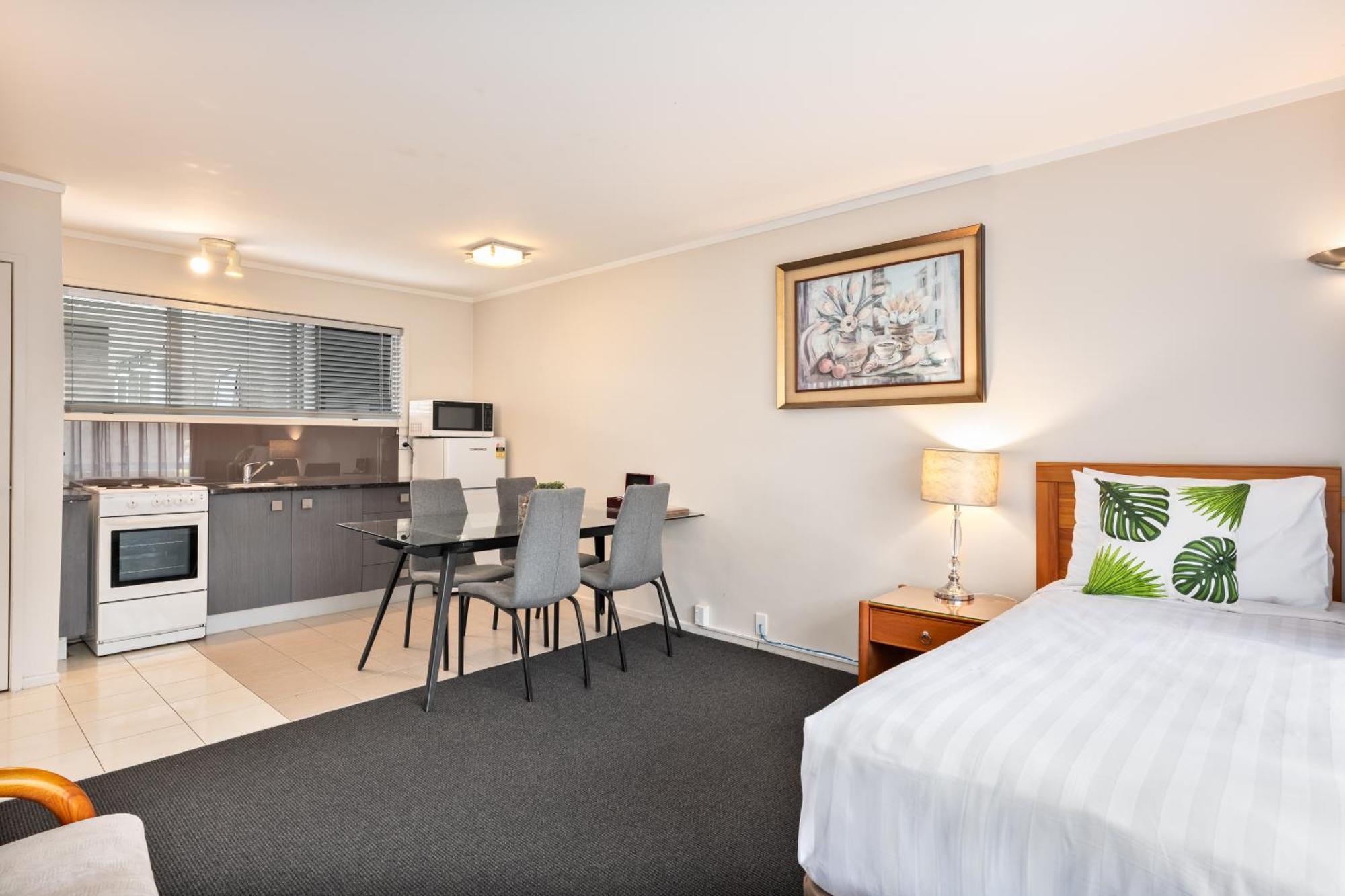 Best Western Newmarket Inn & Suites Окленд Экстерьер фото