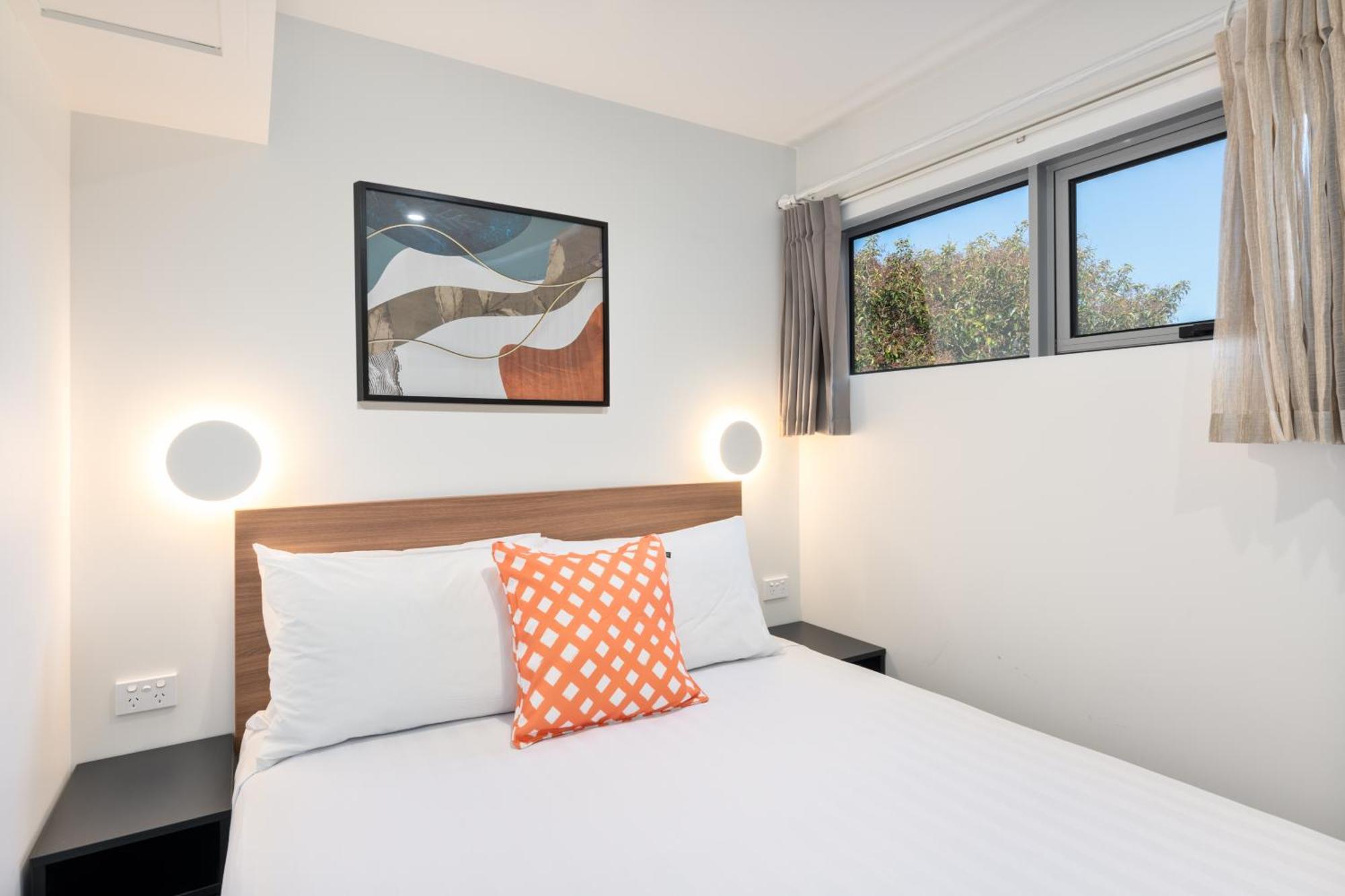 Best Western Newmarket Inn & Suites Окленд Экстерьер фото