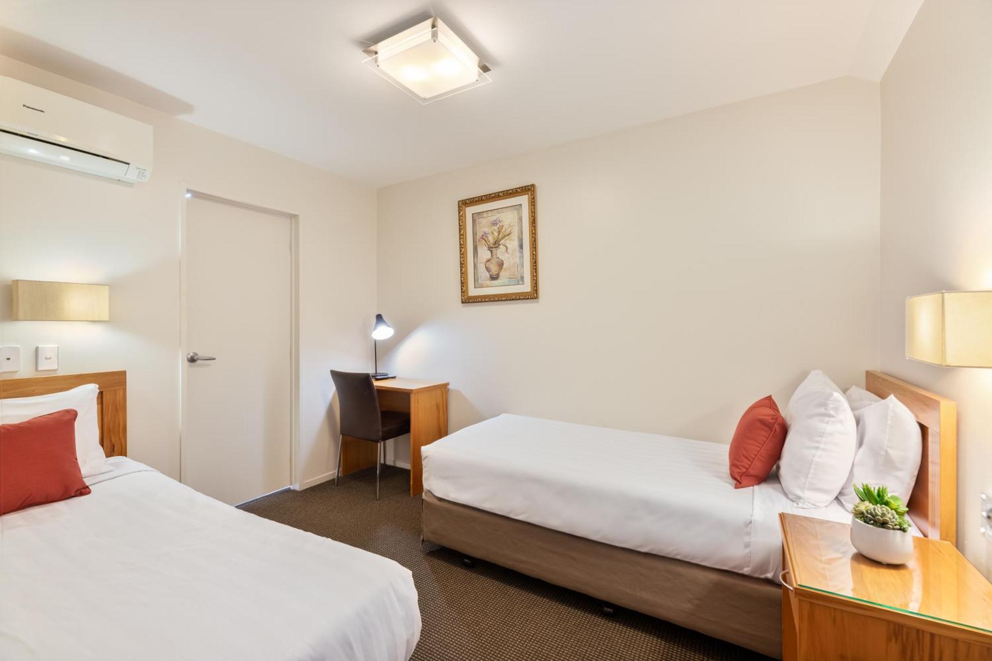 Best Western Newmarket Inn & Suites Окленд Экстерьер фото