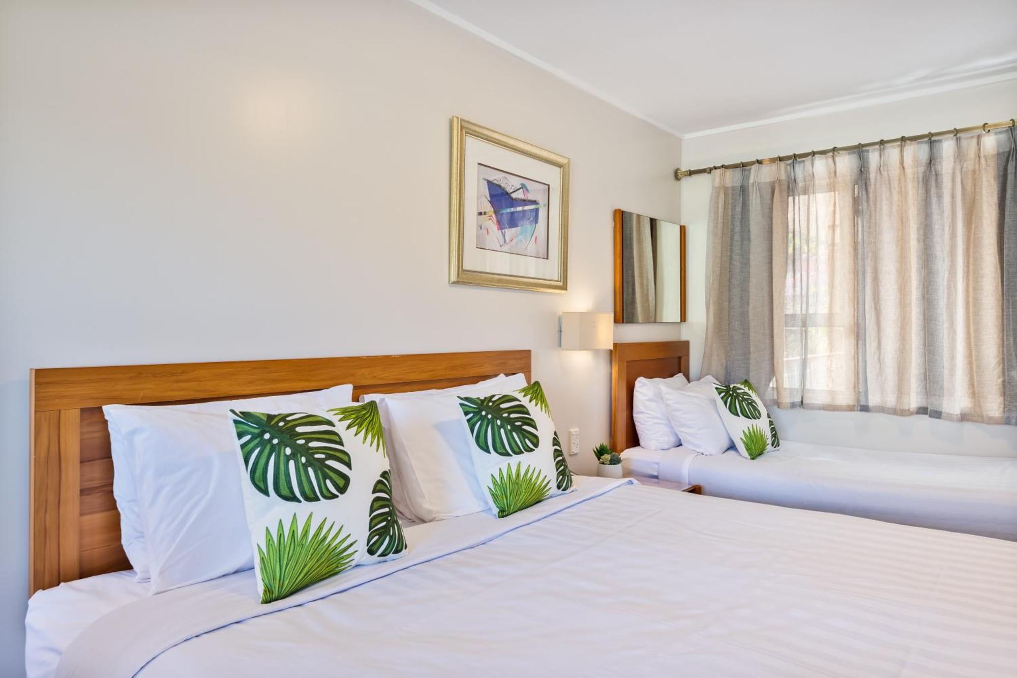 Best Western Newmarket Inn & Suites Окленд Экстерьер фото